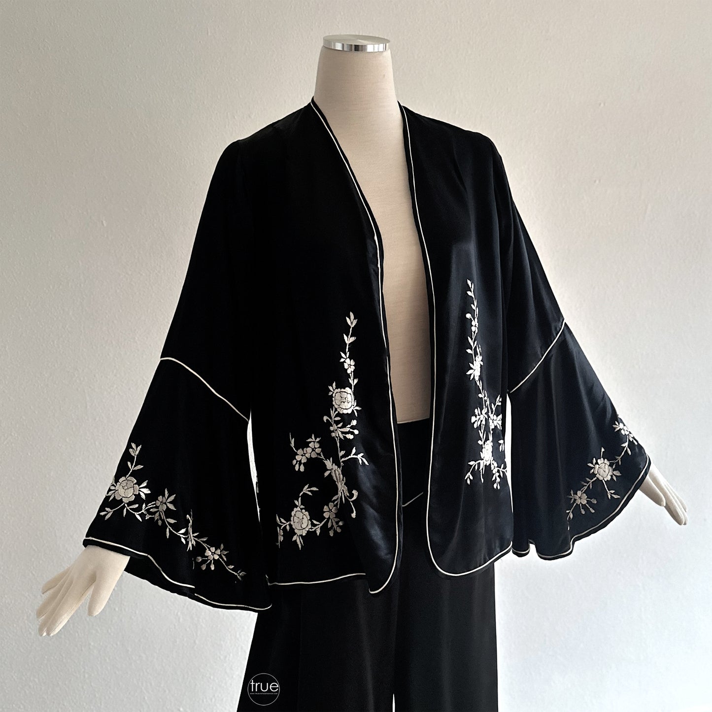 vintage 1920's pajamas ...amazing 2pc pants and jacket black & pearl embroidered beach pajamas