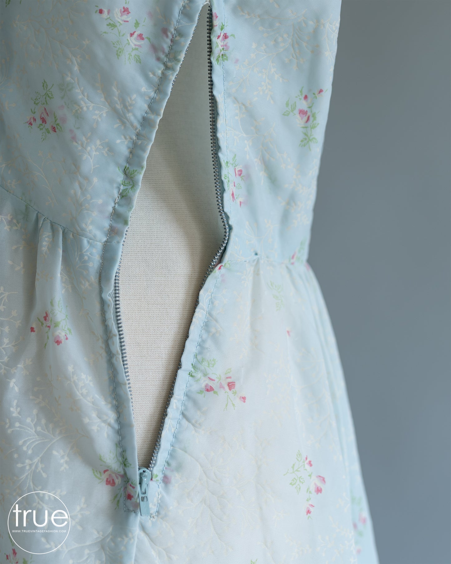 vintage 1940's dress ...pretty light & floaty semi-sheer floral full skirt dress