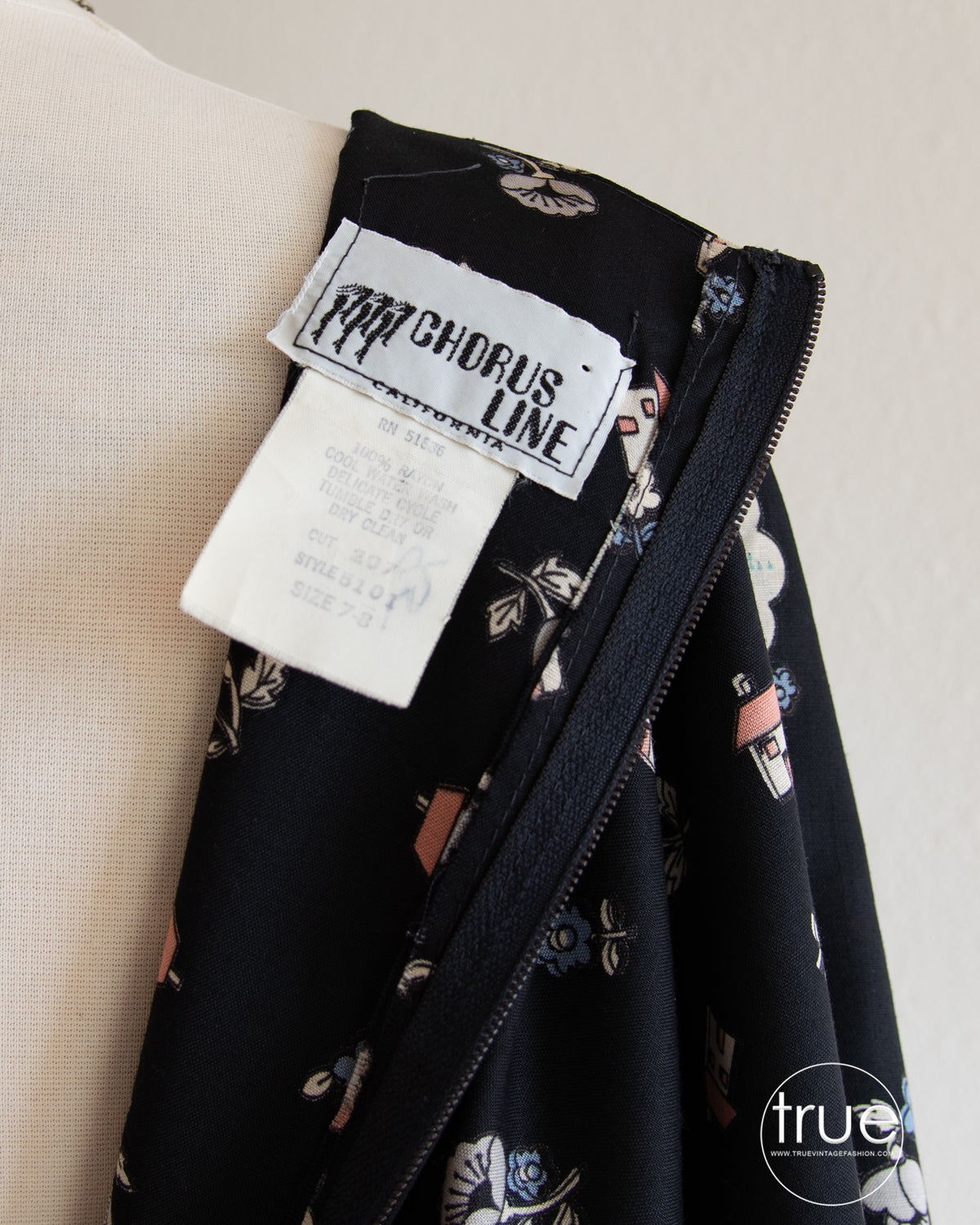 vintage 1970's dress ...fave Chorus Line California hanky hem novelty print scarf dress