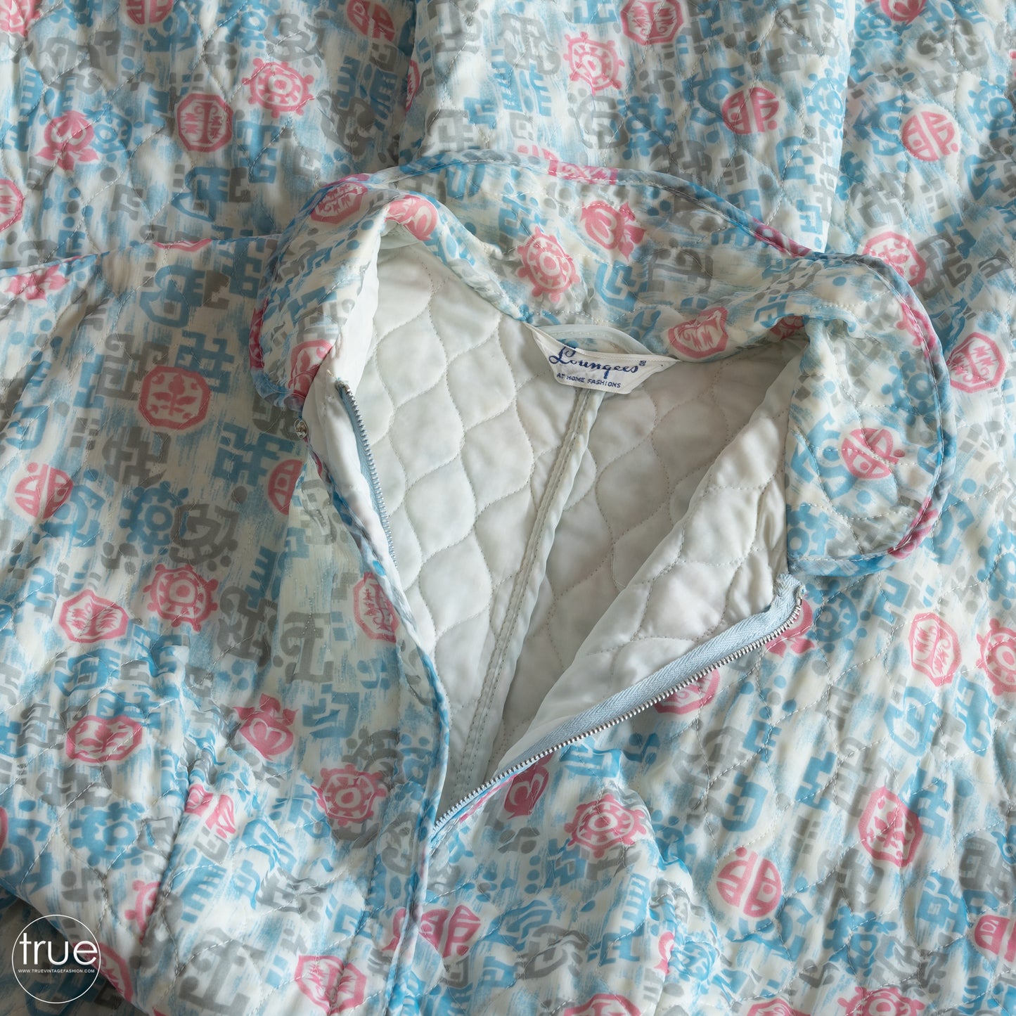 vintage 1950's dress ...dreamy LOUNGEES quilted dressing gown robe dress
