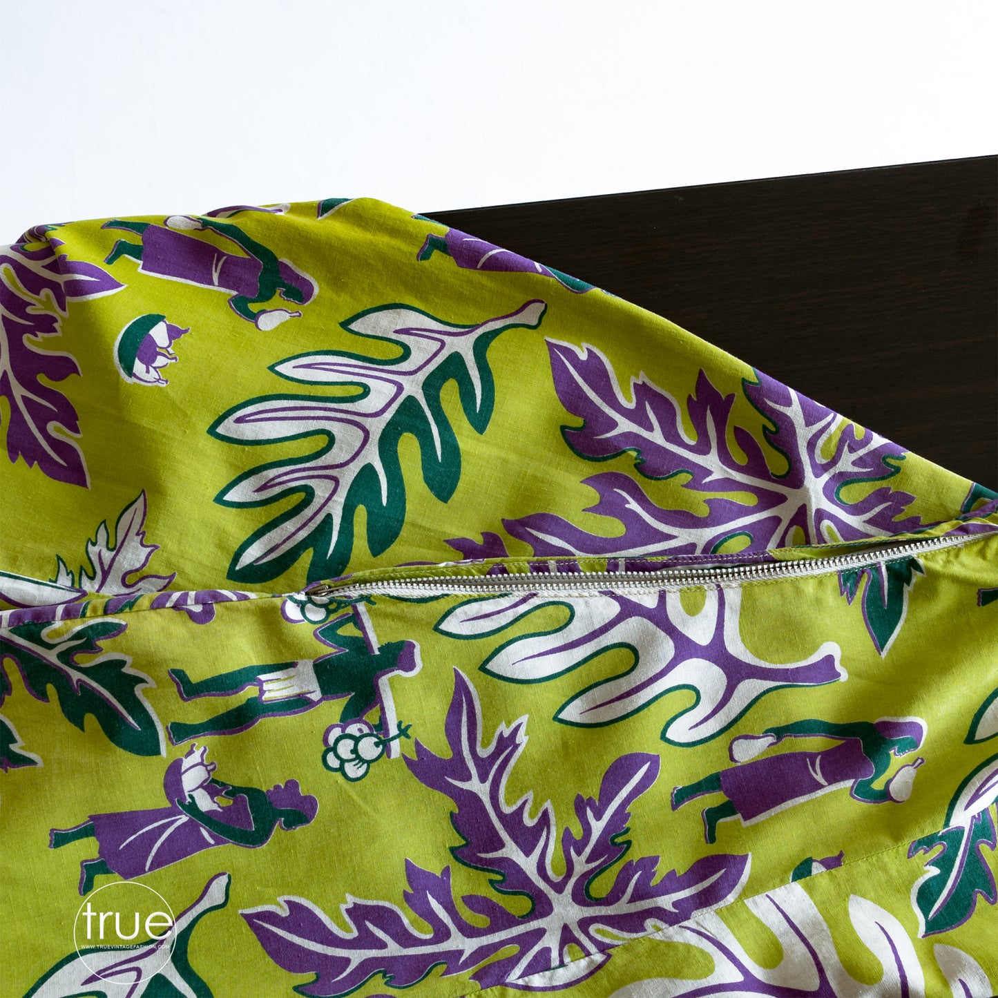 vintage 1940's dress ...rare SURFRIDERS chartreuse cotton hawaiian pake muu dress