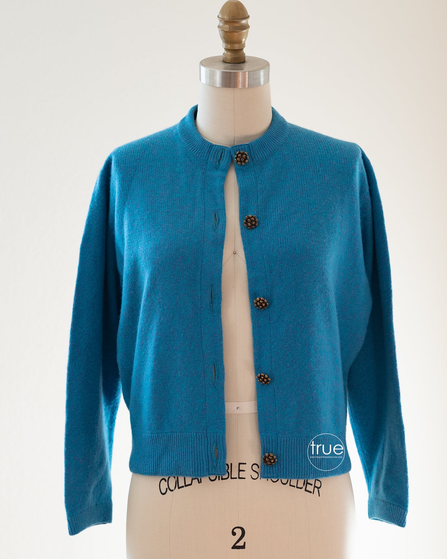 vintage 1950's sweater ...gorgeous BALLANTYNE cashmere cardigan w/ floral bouquet buttons