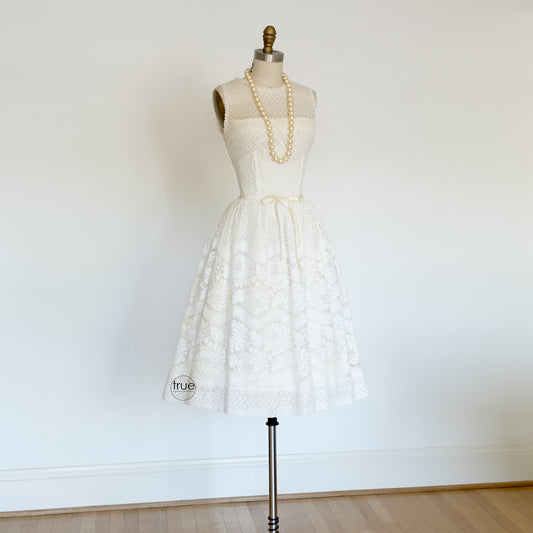 vintage 1960's dress ...pretty CAROL BRENT cotton lace full skirt dress