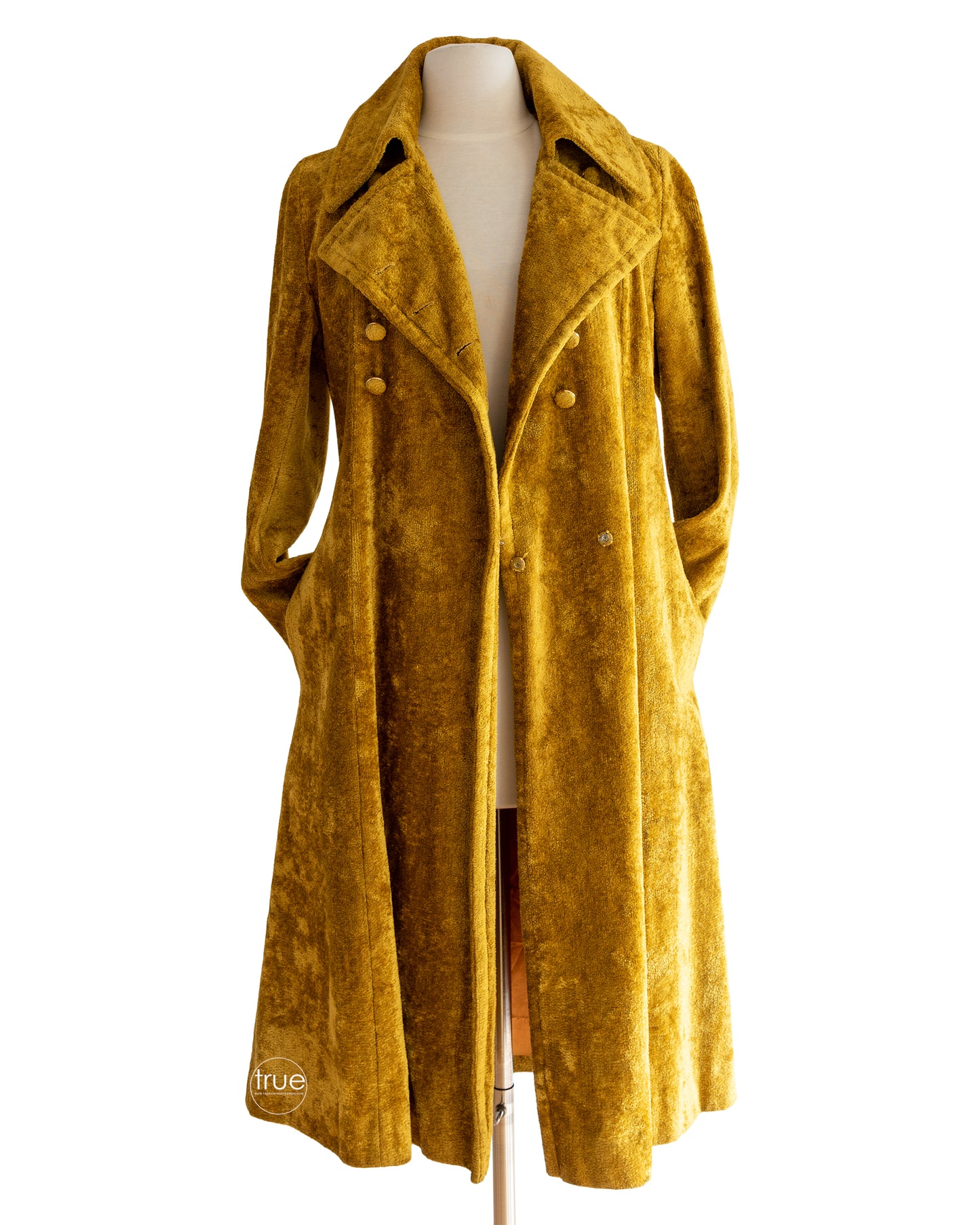 vintage 1960's coat ...gorgeous Kaufman Bros Susan Lynn golden carpet coat