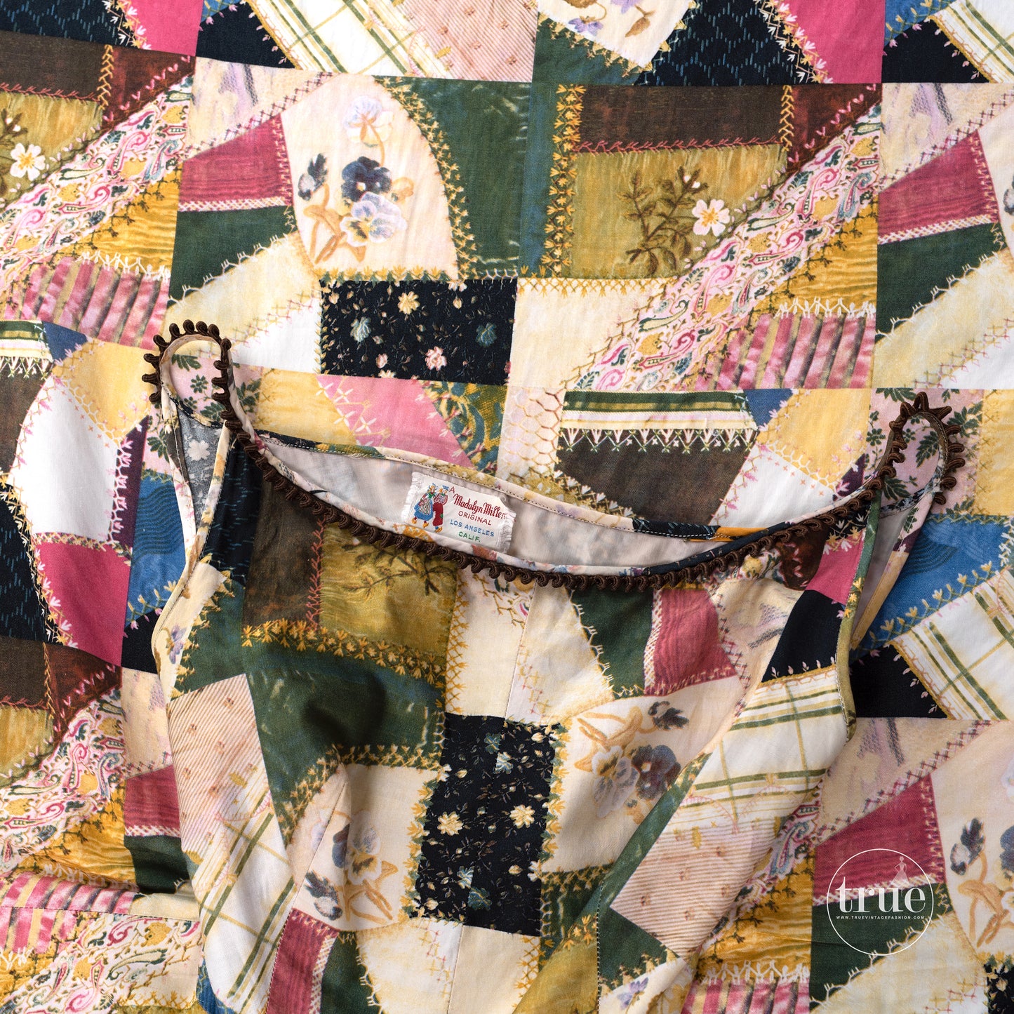 vintage 1950's dress ...fab Madalyn Miller crazy quilt novelty print full circle skirt dress