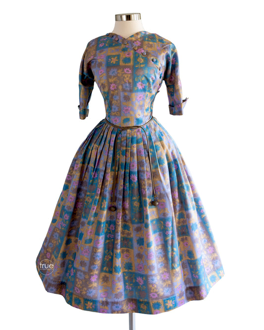 vintage 1950's dress ...pretty MEG MARLOWE summer to autumn floral dress