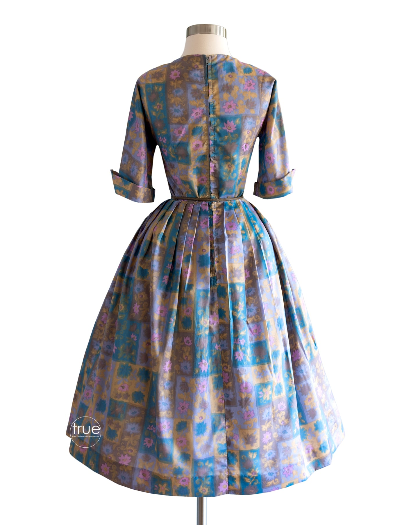 vintage 1950's dress ...pretty MEG MARLOWE summer to autumn floral dress