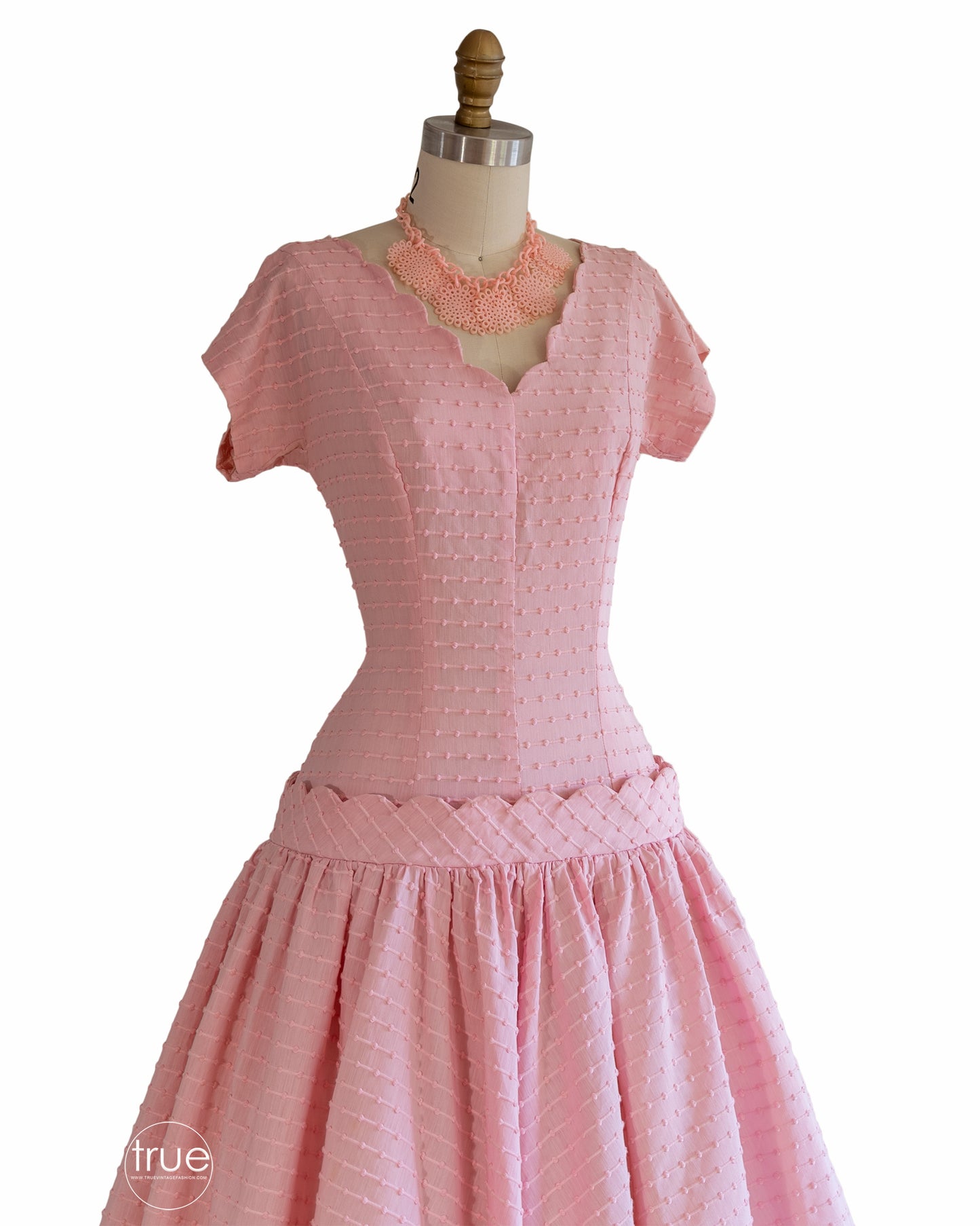 vintage 1950's dress ...pretty in pink scalloped crumb catcher full skirt dress