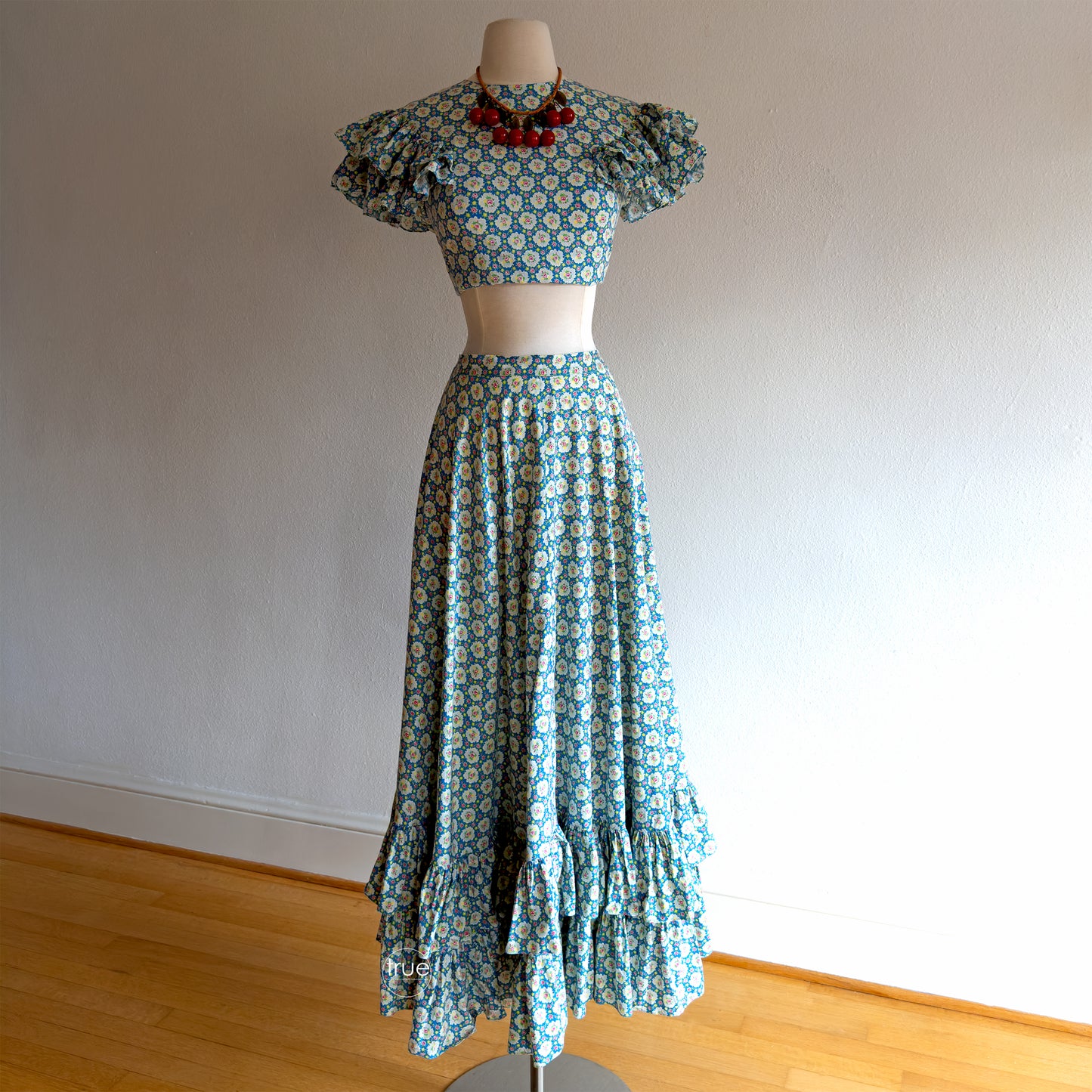 vintage 1930's dress set ...best NEIMAN MARCUS by WESTWAY-DALLAS 2 pc skirt & top cotton calico floral dress set