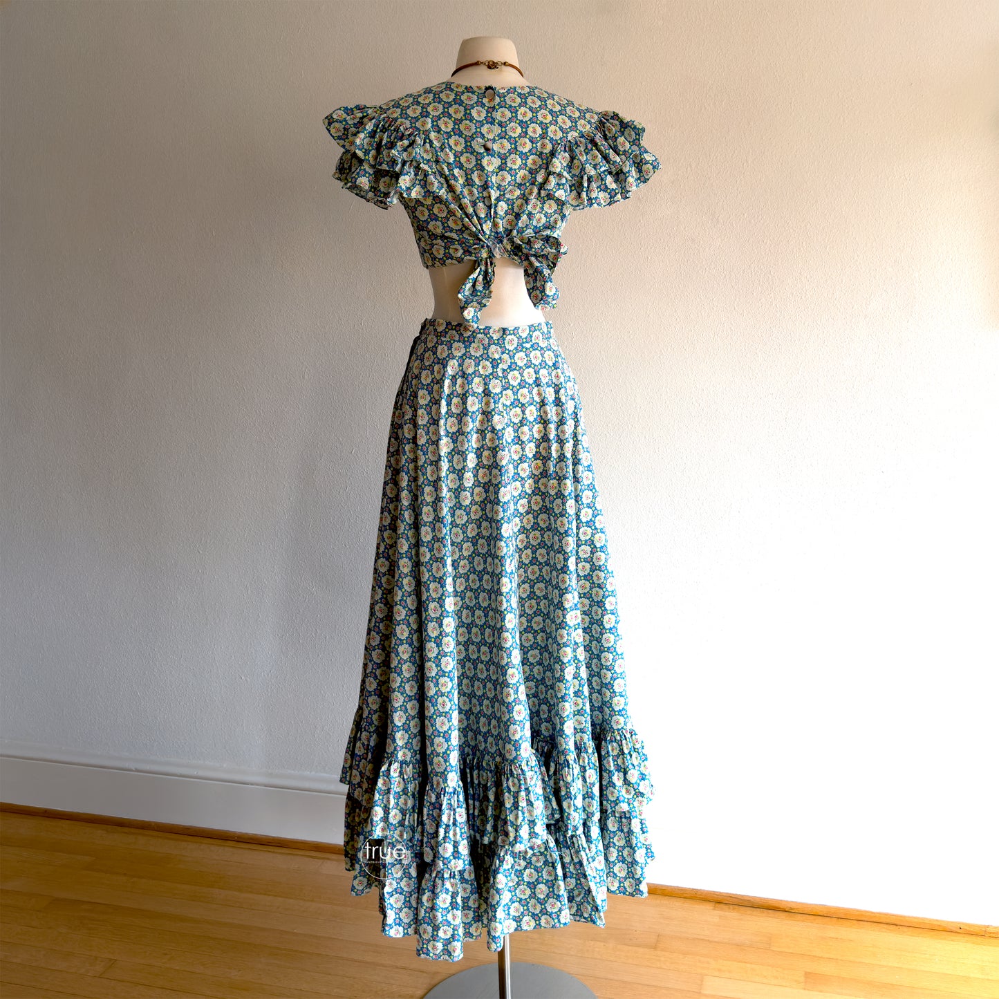 vintage 1930's dress set ...best NEIMAN MARCUS by WESTWAY-DALLAS 2 pc skirt & top cotton calico floral dress set